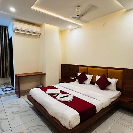 Hotel Prakasham Ujjain Exterior photo
