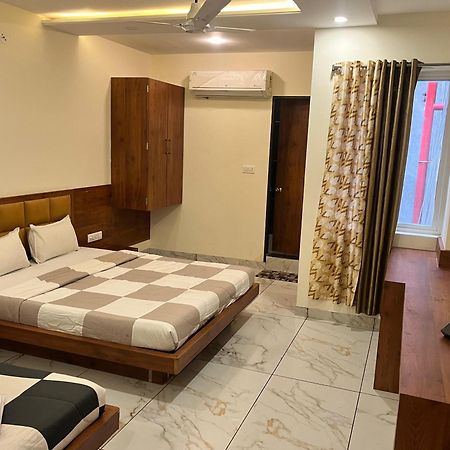 Hotel Prakasham Ujjain Exterior photo