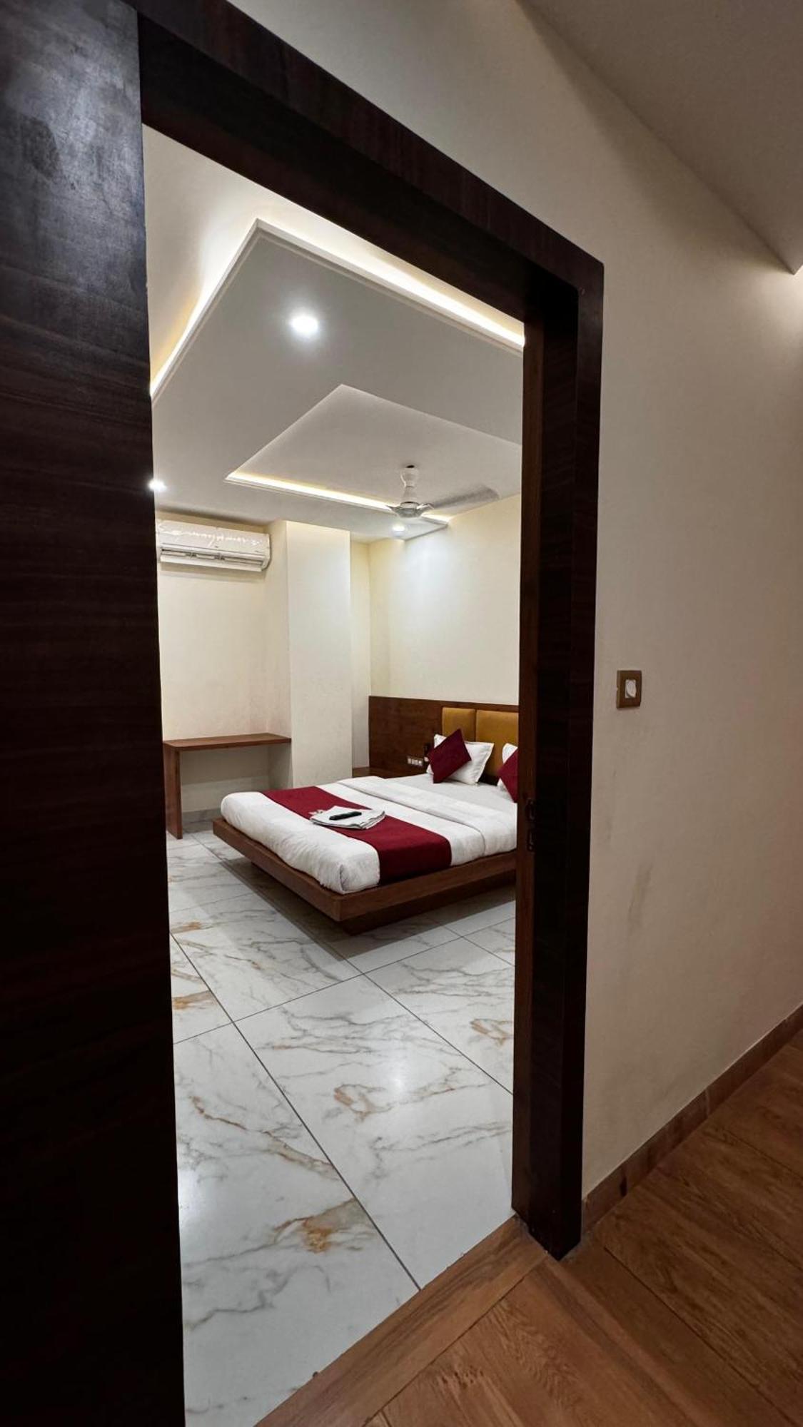 Hotel Prakasham Ujjain Exterior photo