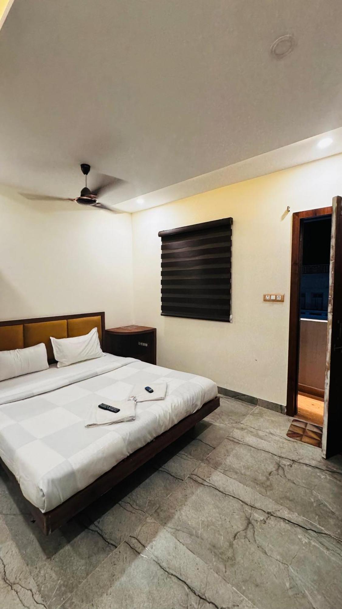 Hotel Prakasham Ujjain Exterior photo