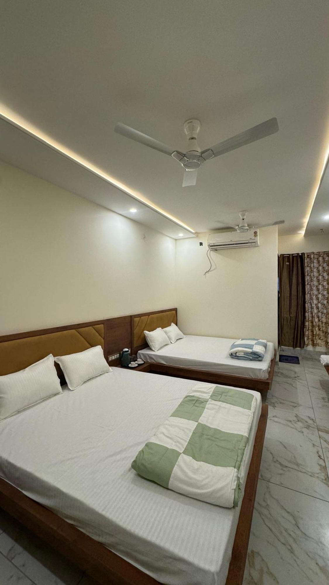 Hotel Prakasham Ujjain Exterior photo