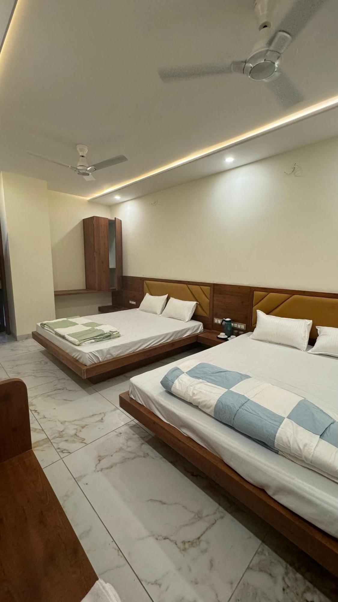 Hotel Prakasham Ujjain Exterior photo
